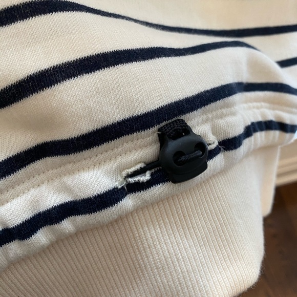 Nautically sweet sweatshirt 💙 - Picture 5 of 5